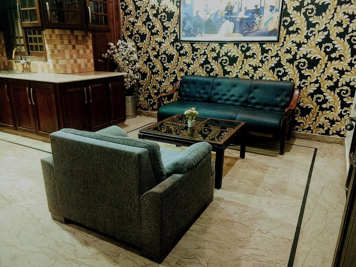 Luxury Living Rooms Near Agha Khan, Millennium, Nueplex Karatschi Exterior foto