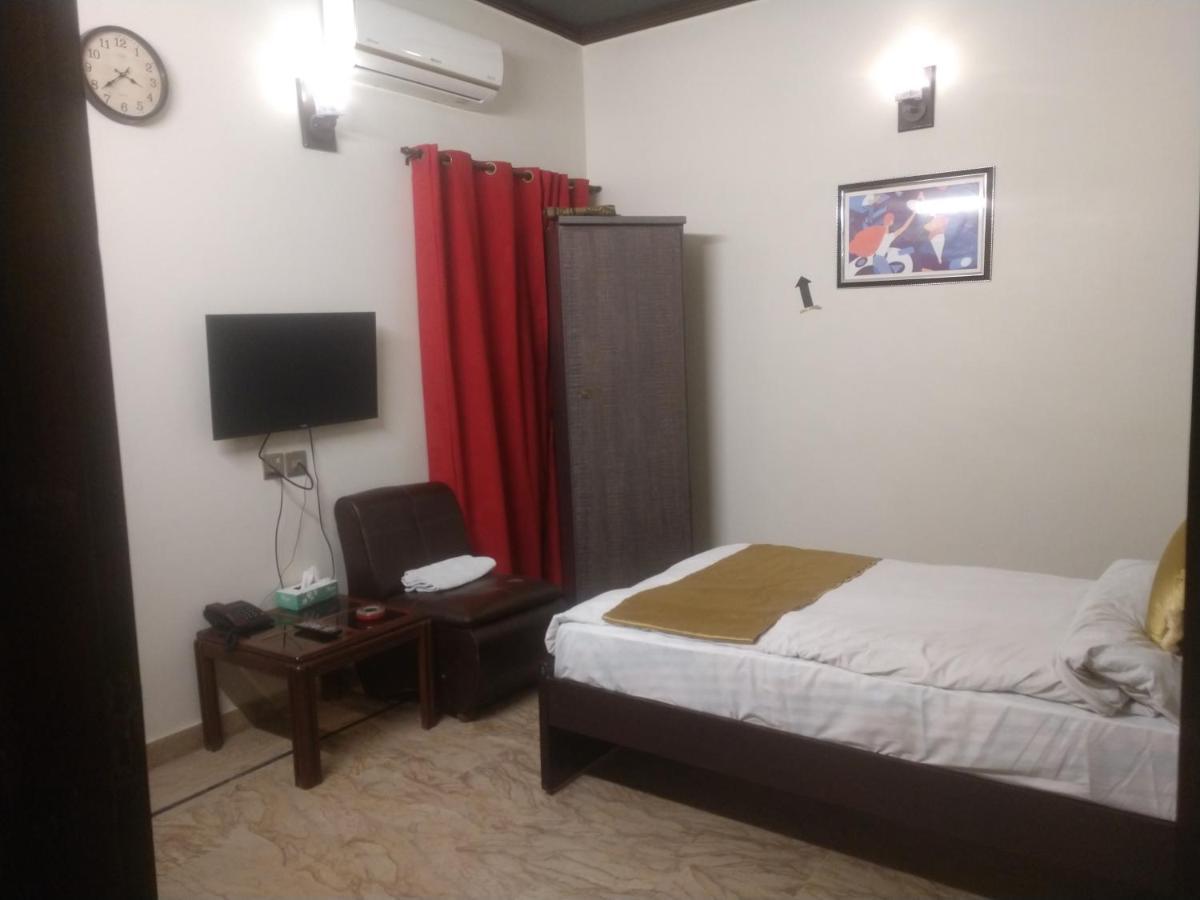 Luxury Living Rooms Near Agha Khan, Millennium, Nueplex Karatschi Exterior foto