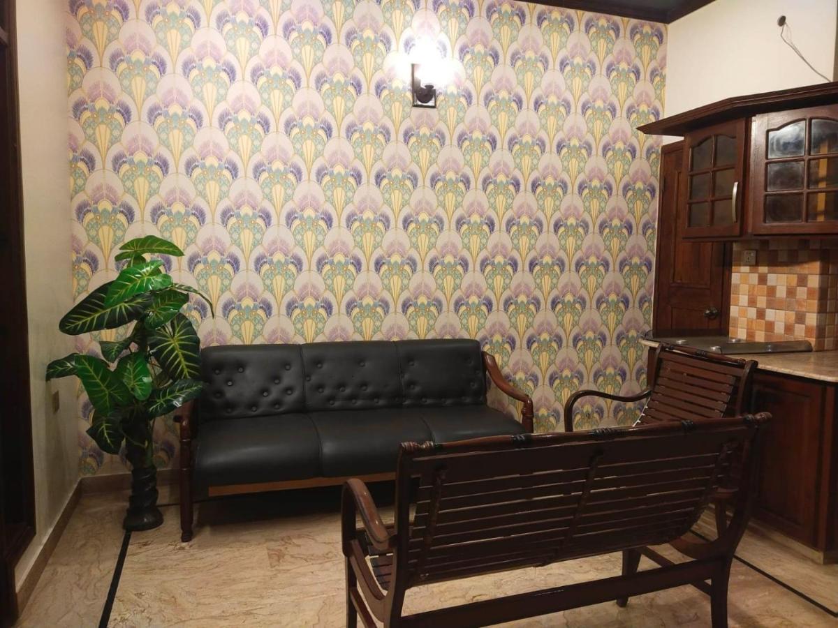Luxury Living Rooms Near Agha Khan, Millennium, Nueplex Karatschi Exterior foto
